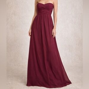 David’s Bridal Red Wine Sweetheart Neckline Bridesmaid Dress Women’s Size 4